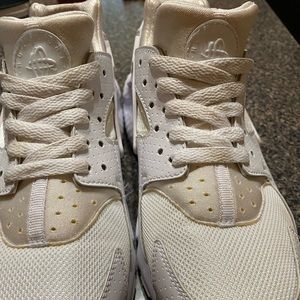 Nike huarache sneakers